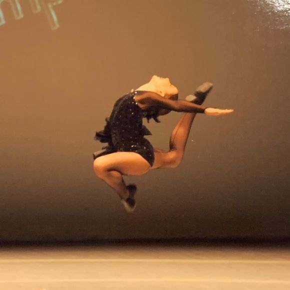 Meet your Posher, Mylene - Picture 1 of 1